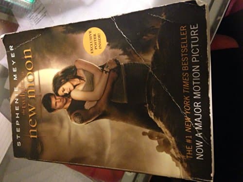 Book cover for New Moon (Twilight) by Meyer, Stephenie