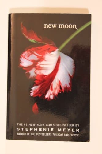 Book cover for New Moon (The Twilight Saga, Book 2) by Meyer, Stephenie